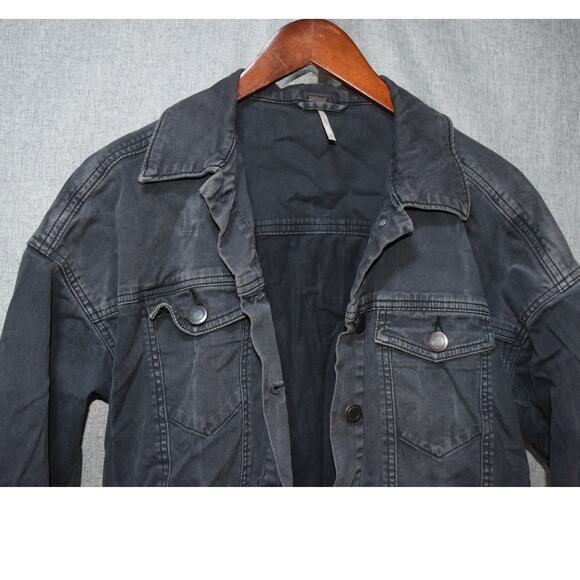 Free People Black Washed Denim Trucker Jacket Women’s XS - Picture 2 of 3